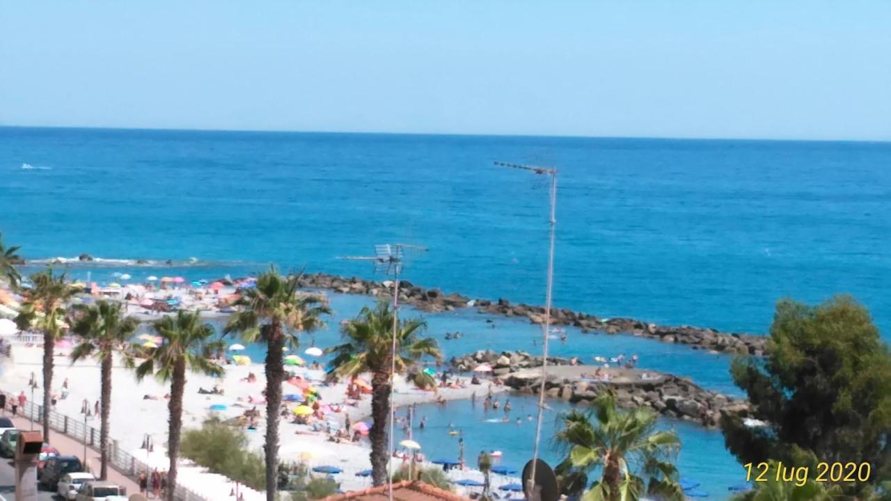 Casa Al Mare Apartment Вентимиля Екстериор снимка