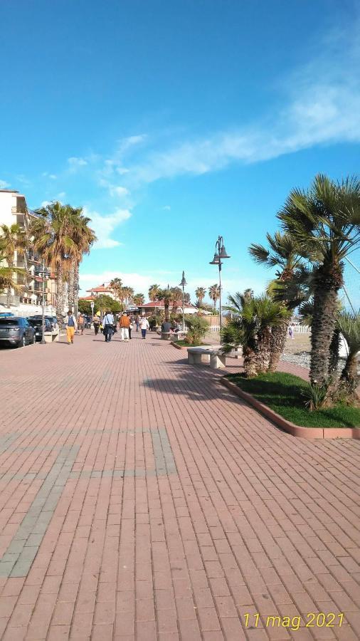 Casa Al Mare Apartment Вентимиля Екстериор снимка